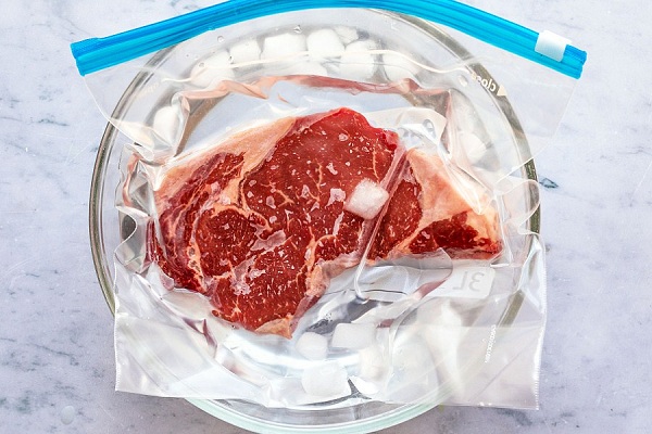 Cara Mudah Mencairkan Daging Beku yang Cepat dan Aman